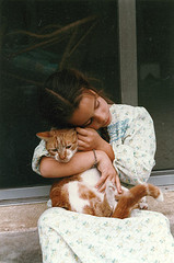 Nina y gato